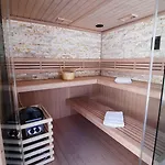 Nostalgia Pool & Wellness