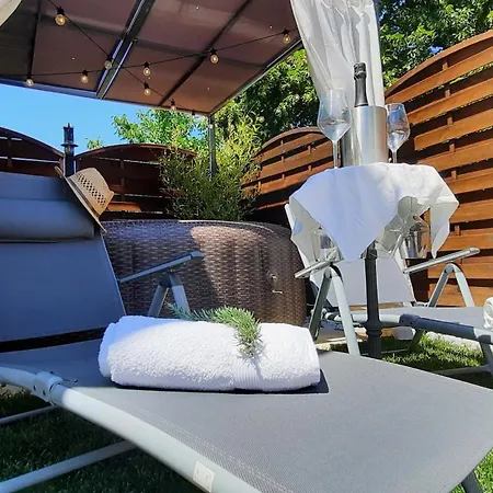 Nostalgia Pool & Wellness Holiday home *