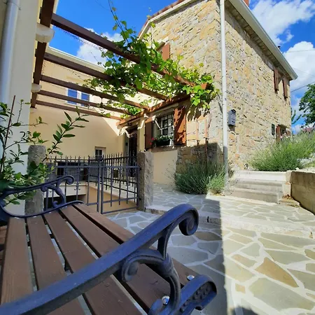 Private Nostalgia With Private Pool - Istria - Koper Hinterland בית נופש Gračišče