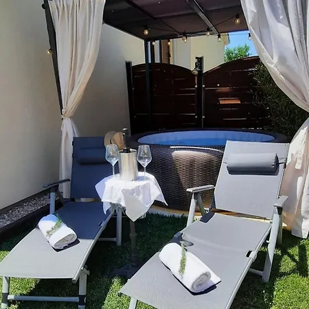 Nostalgia Pool & Wellness Holiday home