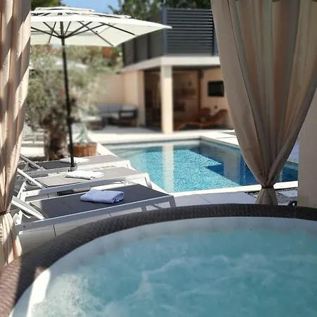 Nostalgia Pool & Wellness 別荘