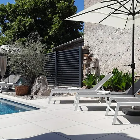 Villa Nostalgia - With Private Heated Pool, Jacuzzi And Sauna