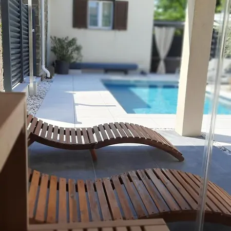 Nostalgia Pool & Wellness 別荘 Gračišče