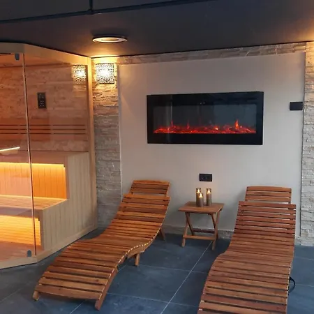 Villa Nostalgia Pool & Wellness *