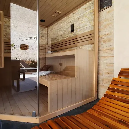 בית נופש Nostalgia Pool & Wellness