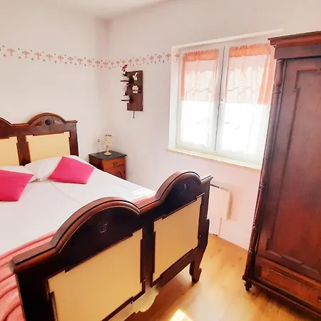 Nostalgia - With Private Heated Pool, Jacuzzi And Sauna *