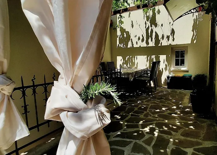 Nostalgia Pool & Wellness