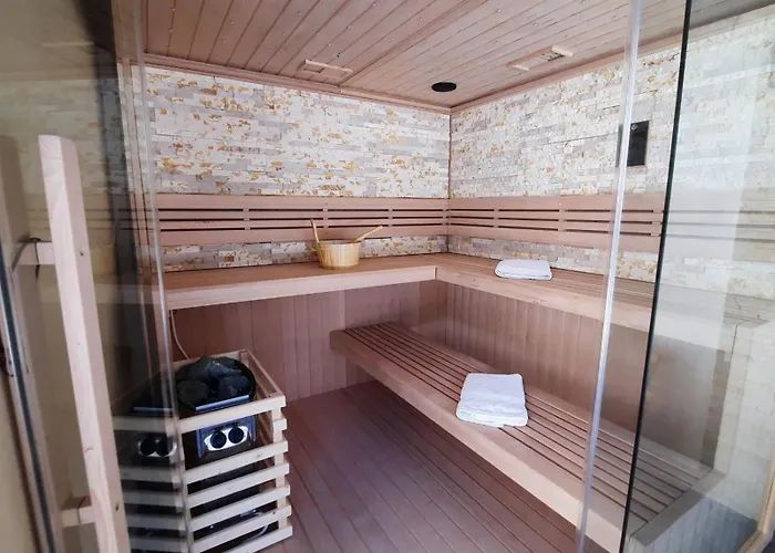 Nostalgia Pool & Wellness